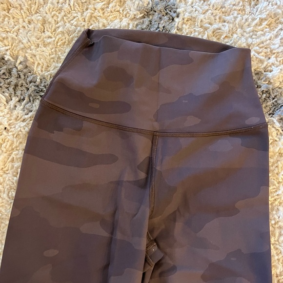 EUC alo yoga high waisted vapor camo leggings - Picture 7 of 12